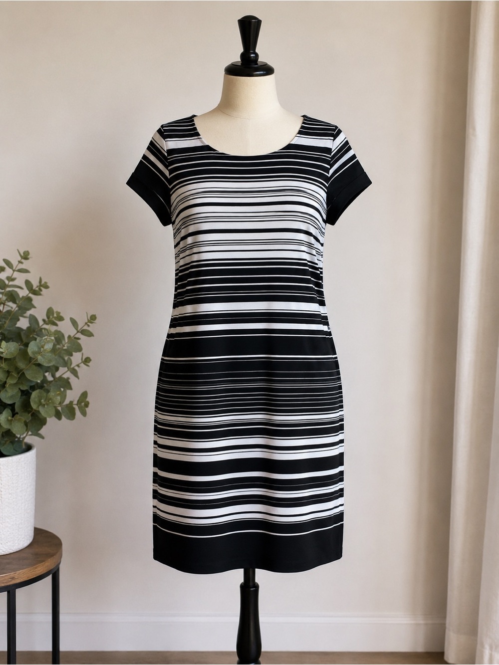 SOHO Apparel Ltd. Black & White Striped Dress – Size XL